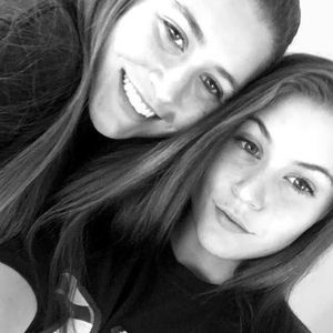 Meet your Posher, Caitlin